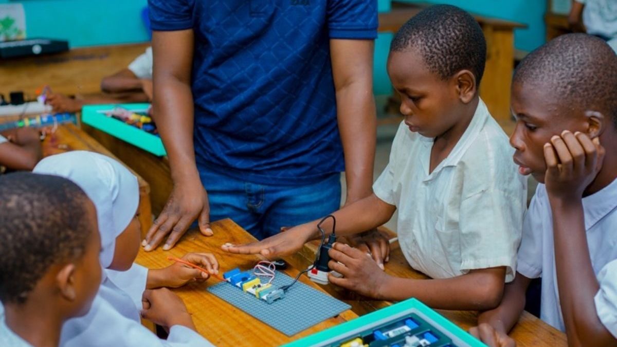 TCRA Demonstrates how to 'STEM' Digital Barriers in Education